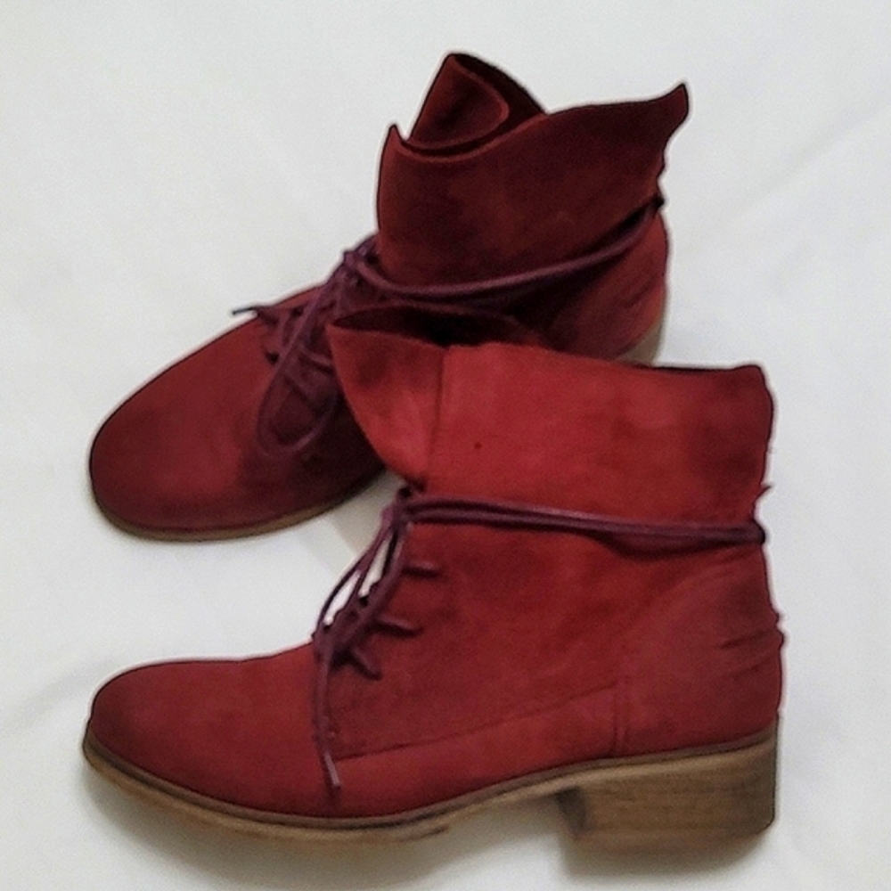 Red suede hiking boots size 38